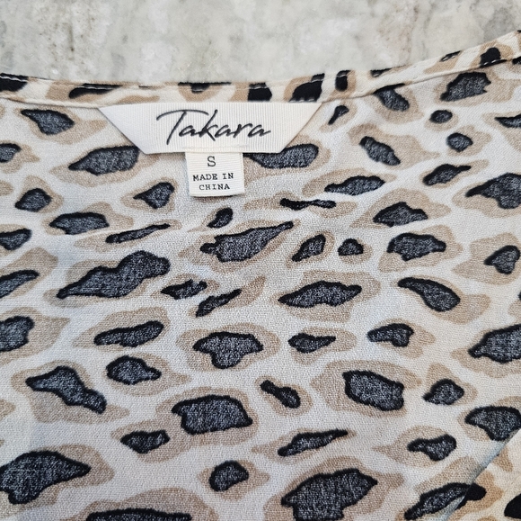Takara Leopard Print Blouse Size S | Button Down Ruched Sleeve Animal Print Top - Picture 3 of 7